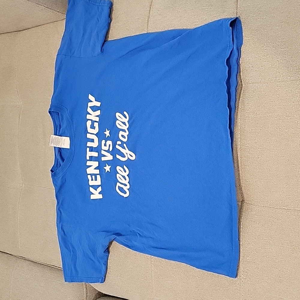 Kentucky University fan youth tshirt size Xl. "Kentucky vs All Y'all"